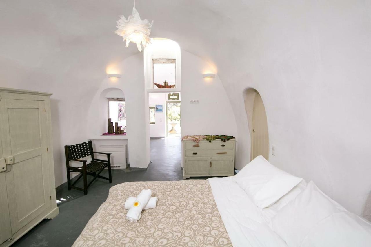 Agrilia Secluded Cave House Villa Therasia Eksteriør bilde