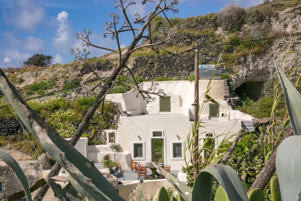 Agrilia Secluded Cave House Villa Therasia Eksteriør bilde
