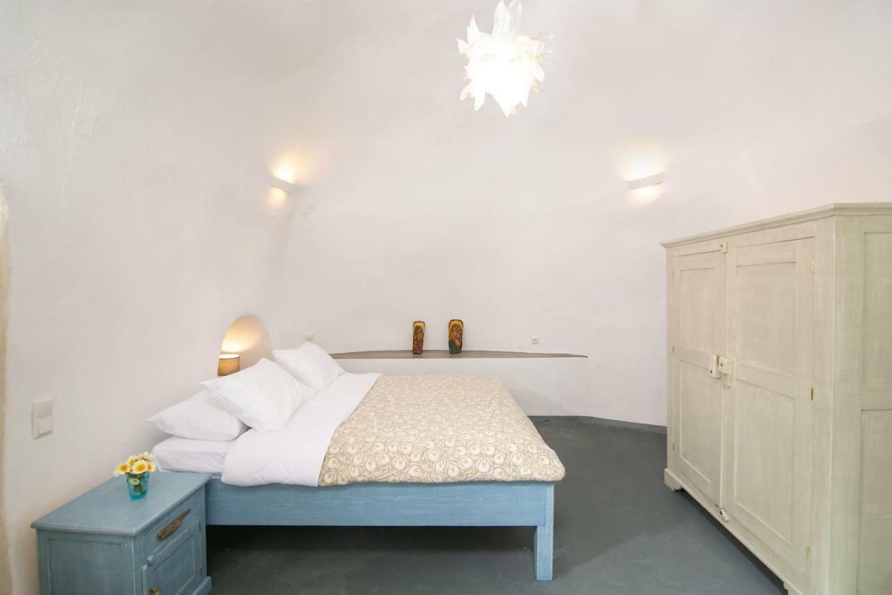 Agrilia Secluded Cave House Villa Therasia Eksteriør bilde