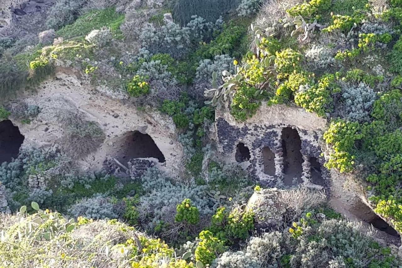 Agrilia Secluded Cave House Villa Therasia Eksteriør bilde