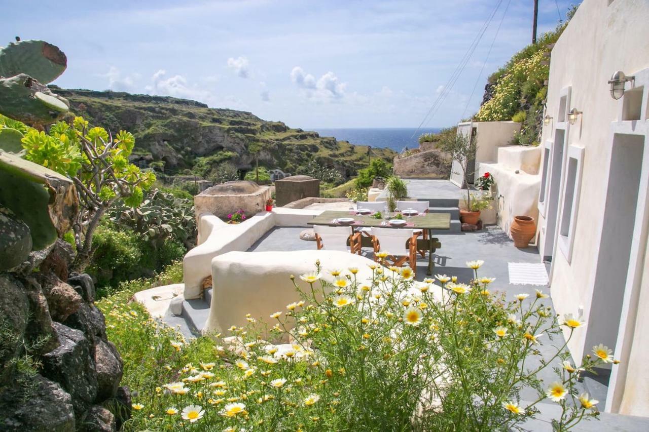 Agrilia Secluded Cave House Villa Therasia Eksteriør bilde